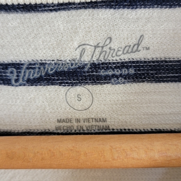 Universal Thread | Navy White Side Tie Top with Diamond Embroidery Size Small - Picture 4 of 5